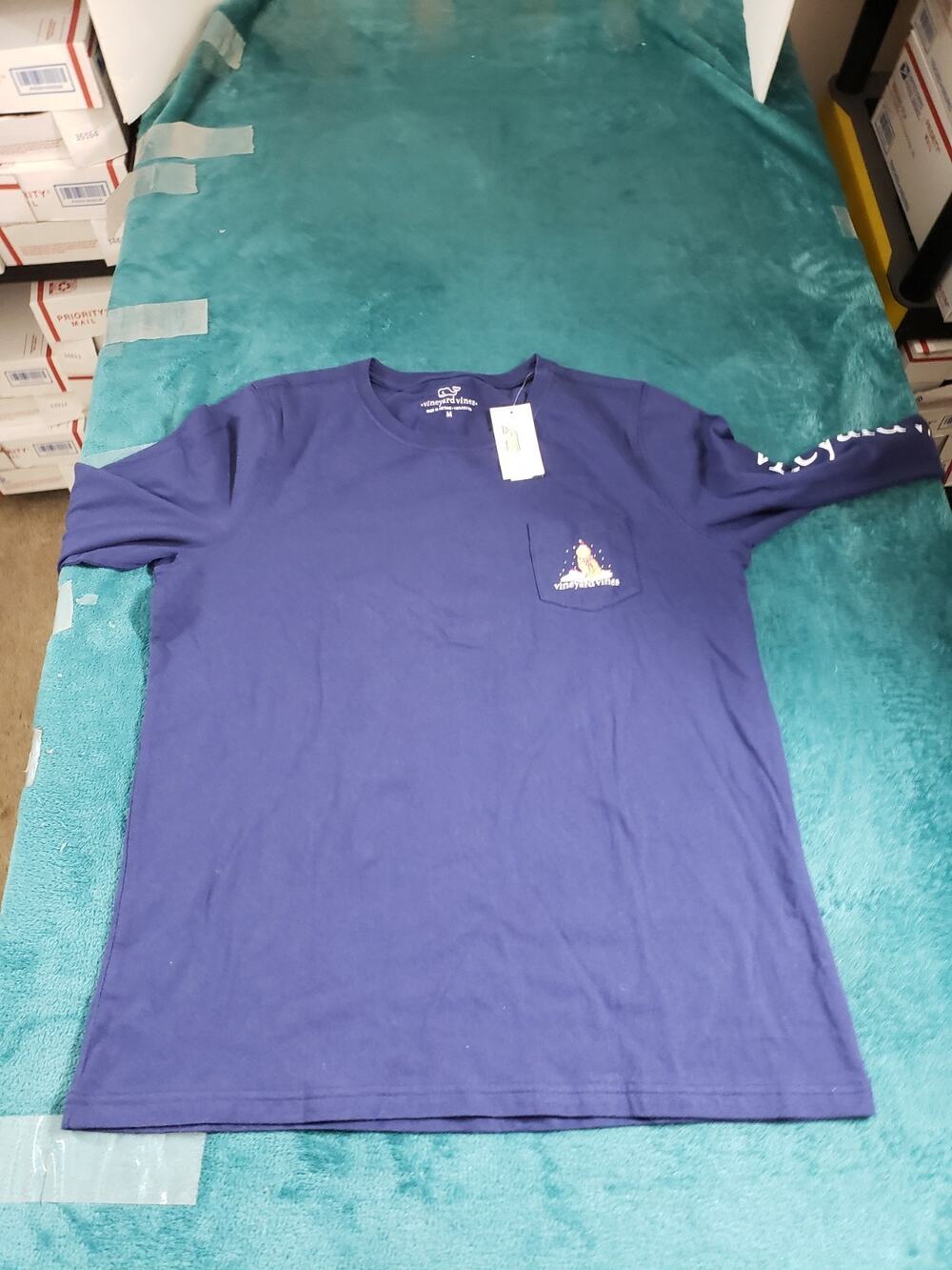 Vineyard Vines Shirt Size Medium Men Blue Graphic Tee Happy Holidays Top NWT